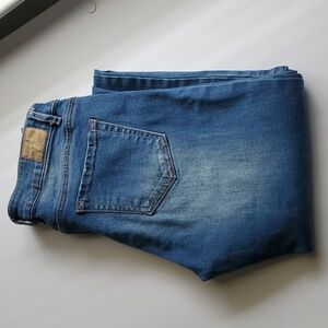 R1893 blue jean size 4 straight leg women's